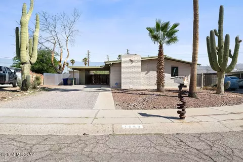 7253 E Luana Pl, Tucson, AZ 85710 photo 2