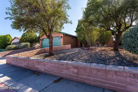 881 N Fleetwood Ln, Tucson, AZ 85748