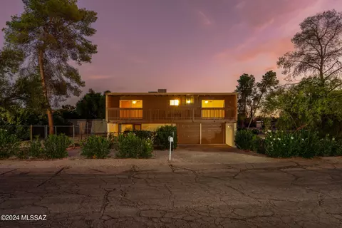 8702 E Lancaster Rd, Tucson, AZ 85715