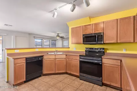 6809 S Parliament Dr, Tucson, AZ 85756 photo 4
