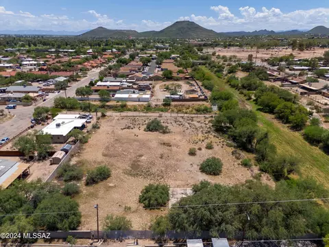 1750-1760 W Riverview Blvd, Tucson, AZ 85745