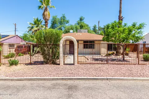 4625 E Holmes St, Tucson, AZ 85711
