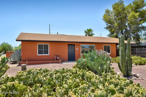 742 E Knox Dr, Tucson, AZ 85719