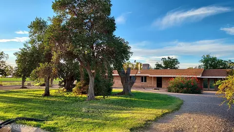 12600 W Twin Peaks Rd, Tucson, AZ 85743