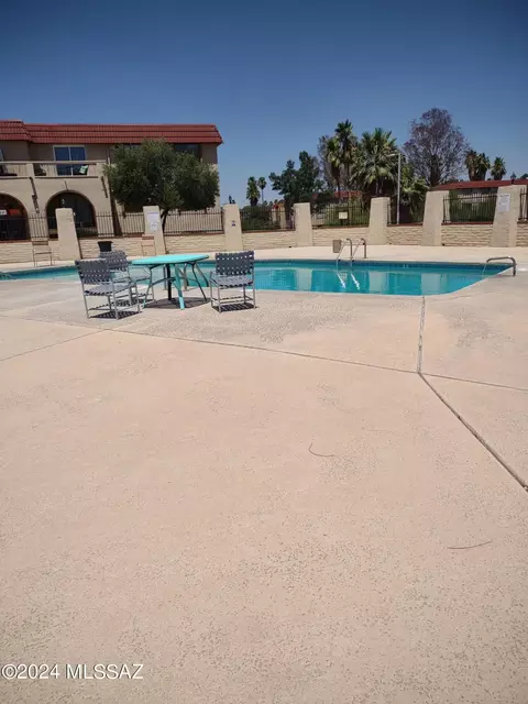 6321 N Barcelona Ct #912, Tucson, AZ 85704