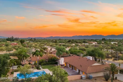 9460 N Calle El Milagro, Oro Valley, AZ 85737