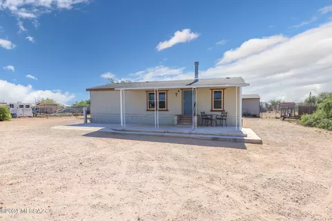 9805 S Desert Brush Loop, Tucson, AZ 85756