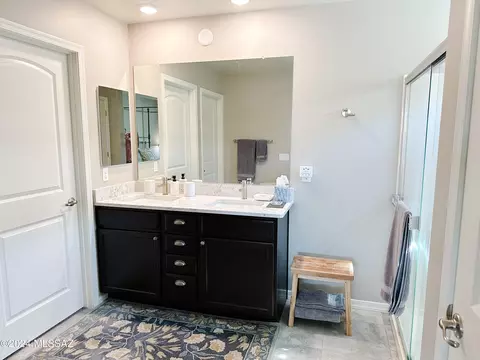 Bath - 14259 E Adeline Dr, Vail, AZ 85641 photo 1 of 4