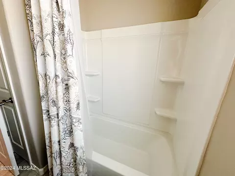 Bath - 14259 E Adeline Dr, Vail, AZ 85641 photo 4 of 4