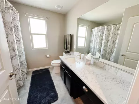 Bath - 14259 E Adeline Dr, Vail, AZ 85641 photo 3 of 4