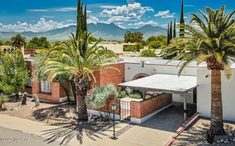 435 W Pso Solana, Green Valley, AZ 85614
