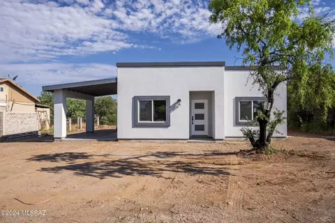 1153 Hodges Cir, Rio Rico, AZ 85648