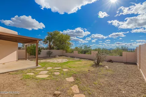 Exterior - 452 E Wine Plum Dr, Tucson, AZ 85704 photo 5 of 10