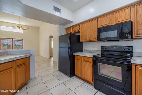 Kitchen - 452 E Wine Plum Dr, Tucson, AZ 85704 photo 2 of 2