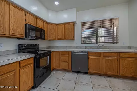 Kitchen - 452 E Wine Plum Dr, Tucson, AZ 85704 photo 1 of 2