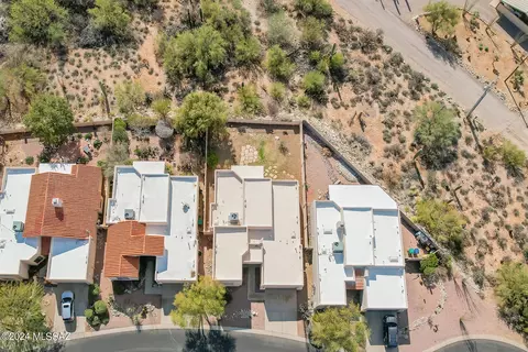 View/Area - 452 E Wine Plum Dr, Tucson, AZ 85704 photo 4 of 5