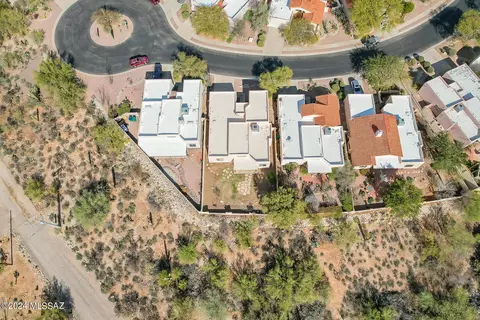 View/Area - 452 E Wine Plum Dr, Tucson, AZ 85704 photo 3 of 5