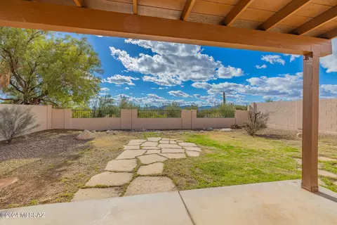 Exterior - 452 E Wine Plum Dr, Tucson, AZ 85704 photo 4 of 10