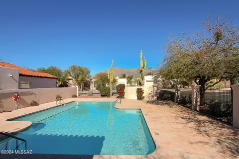 Exterior - 452 E Wine Plum Dr, Tucson, AZ 85704 photo 9 of 10