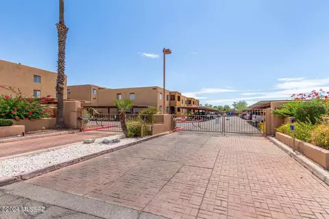 1810 E Blacklidge Dr #513, Tucson, AZ 85719