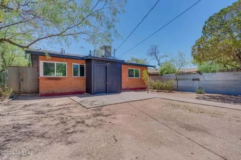 Exterior - 1433 E Spring St, Tucson, AZ 85719 photo 6 of 7
