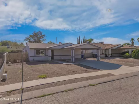 5970 S Birchwood Dr, Tucson, AZ 85746