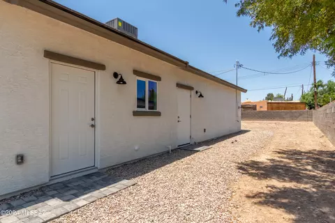 Exterior - 1309 E Skyview St, Tucson, AZ 85756 photo 9 of 11
