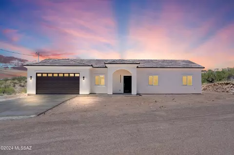 356 Trinity Ct, Rio Rico, AZ 85648