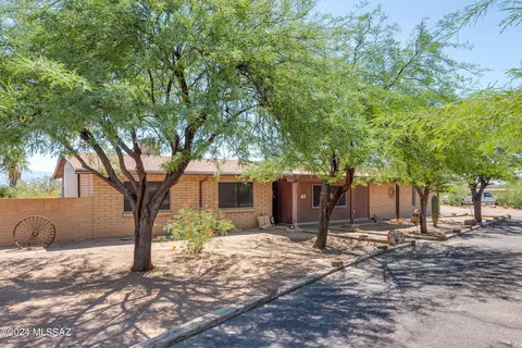 2922 N Silver Spur Dr, Tucson, AZ 85745