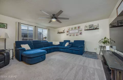 8964 E Maple Leaf Dr, Tucson, AZ 85710 photo 5