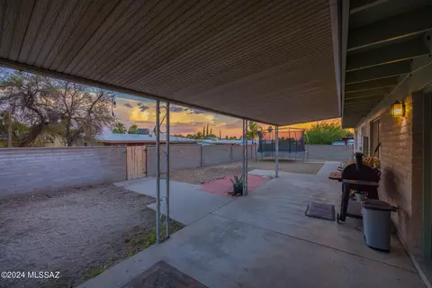 8964 E Maple Leaf Dr, Tucson, AZ 85710 photo 24