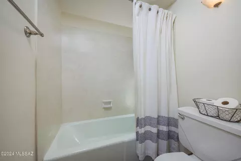 8964 E Maple Leaf Dr, Tucson, AZ 85710 photo 21