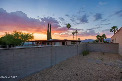 8964 E Maple Leaf Dr, Tucson, AZ 85710 photo 27