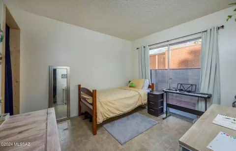 8964 E Maple Leaf Dr, Tucson, AZ 85710 photo 17