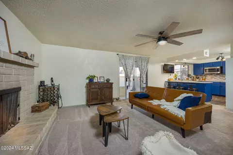 8964 E Maple Leaf Dr, Tucson, AZ 85710 photo 13