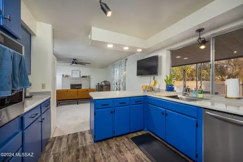 8964 E Maple Leaf Dr, Tucson, AZ 85710 photo 8