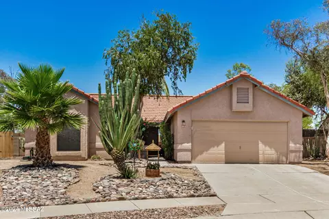 9923 N Longford Dr, Tucson, AZ 85742