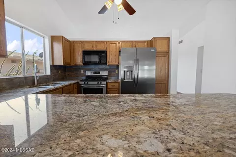 Kitchen - 7621 S Falster Ave, Tucson, AZ 85747 photo 4 of 5