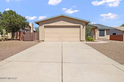 7621 S Falster Ave, Tucson, AZ 85747