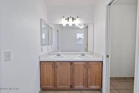 Bath - 7621 S Falster Ave, Tucson, AZ 85747 photo 3 of 5