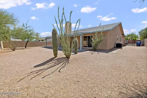 Exterior - 7621 S Falster Ave, Tucson, AZ 85747 photo 3 of 3