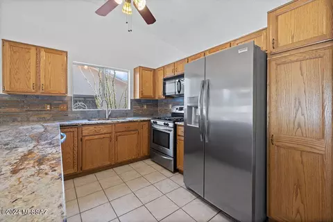 Kitchen - 7621 S Falster Ave, Tucson, AZ 85747 photo 1 of 5