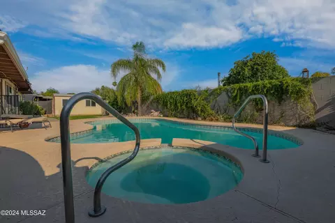 7646 E Apple Tree Dr, Tucson, AZ 85730 photo 7