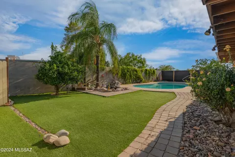 7646 E Apple Tree Dr, Tucson, AZ 85730 photo 9