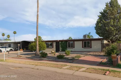 7646 E Apple Tree Dr, Tucson, AZ 85730 photo 4