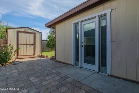 7646 E Apple Tree Dr, Tucson, AZ 85730 photo 11