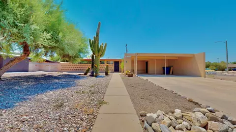 6802 E New Hampshire Dr, Tucson, AZ 85710