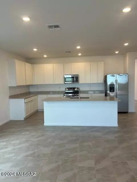 Kitchen - 12736 E Marietta Dr, Vail, AZ 85641 photo 1 of 1