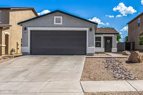 1097 W Camino Luna Llena, Sahuarita, AZ 85629