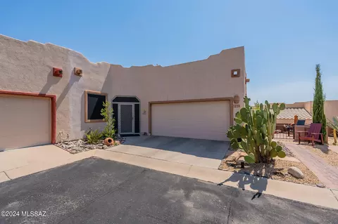 1216 N Chilson Ct, Green Valley, AZ 85614